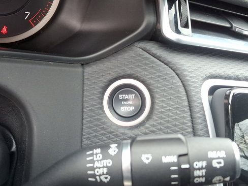 Used 2023 Land Rover Range Rover Velar R-Dynamic S image 23