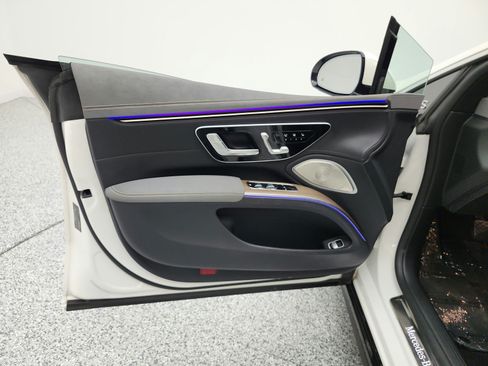 Used 2022 Mercedes-Benz EQS 580 4MATIC Sedan image 15