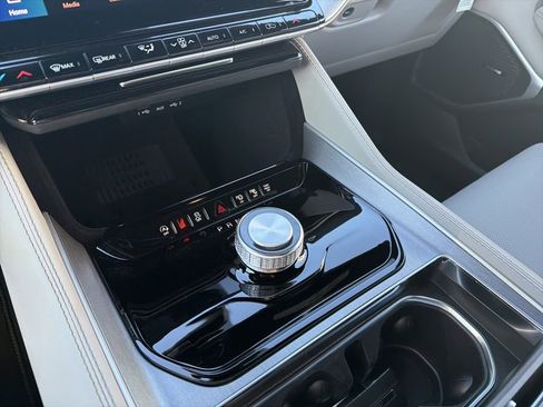 New 2026 Jeep Grand Wagoneer 2WD image 28
