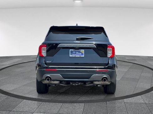 Certified 2023 Ford Explorer XLT w/ Equipment Group 202A RWD image 7