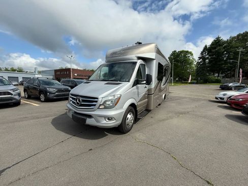 Used 2016 Mercedes-Benz Sprinter 3500 image 4