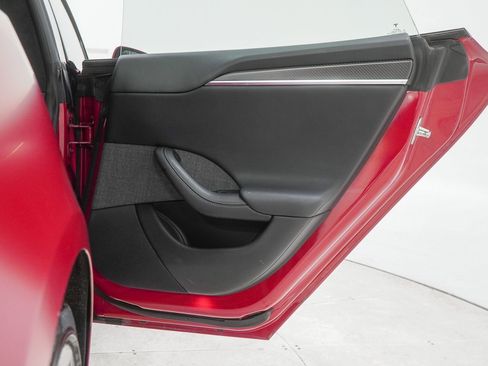 Used 2021 Tesla Model S Plaid image 37