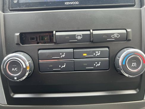 Used 2010 Nissan Frontier SE AWD/4WD image 19