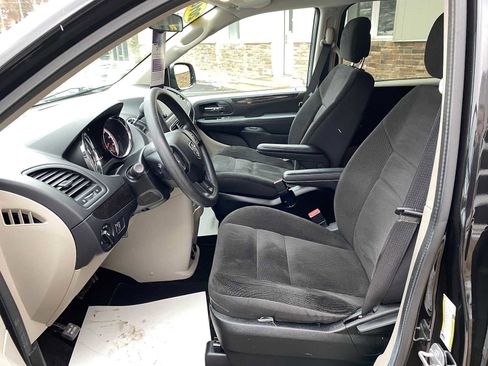 Used 2018 Dodge Grand Caravan SE image 10