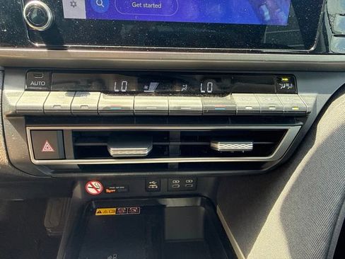 Used 2025 Toyota Camry LE FWD image 25