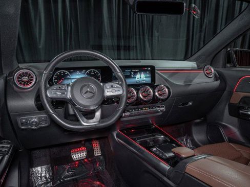 Used 2023 Mercedes-Benz GLA 250 4MATIC image 18