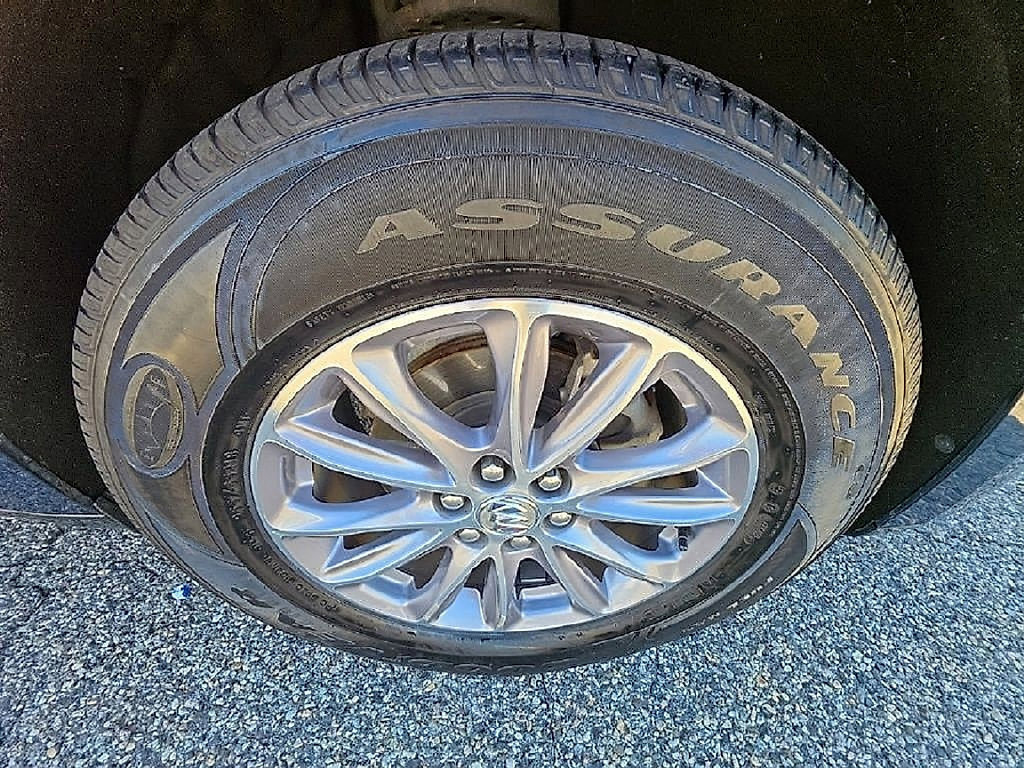 Used 2023 Buick Enclave Essence AWD/4WD image 54