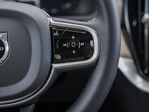 New 2026 Volvo XC90 B6 Plus w/ Protection Package Premier image 27