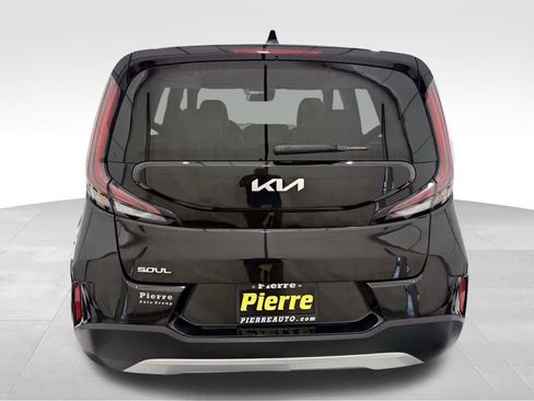 Used 2023 Kia Soul LX image 3