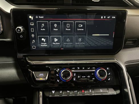 Used 2025 GMC Sierra 3500 Denali w/ Denali Reserve Package image 33