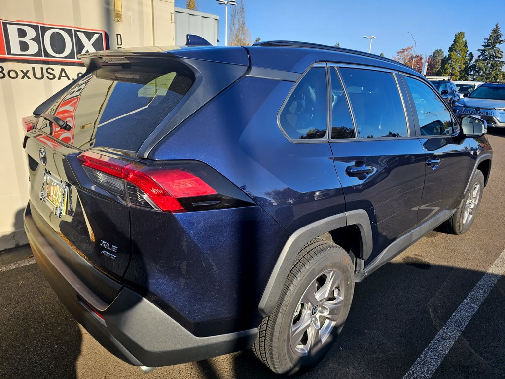Used 2023 Toyota RAV4 XLE AWD/4WD image 7
