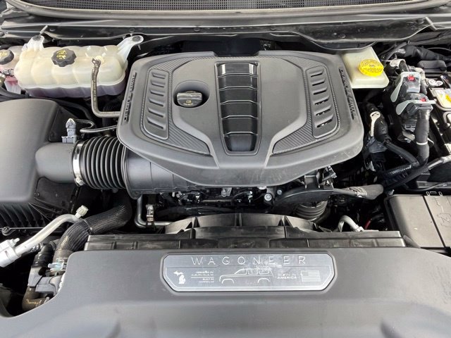 Used 2023 Jeep Wagoneer L Series III w/ Preferred Equipment Group AWD/4WD image 36