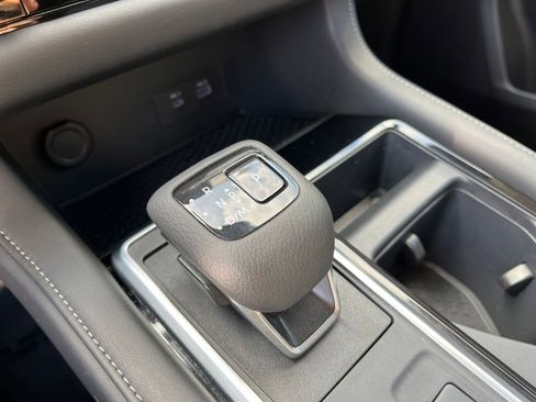Used 2025 Nissan Pathfinder SV FWD image 44