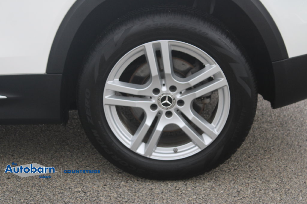 Used 2023 Mercedes-Benz GLB 250 4MATIC w/ Premium Package image 30