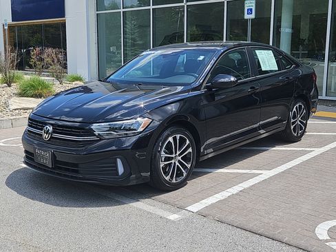Used 2024 Volkswagen Jetta Sport FWD image 19