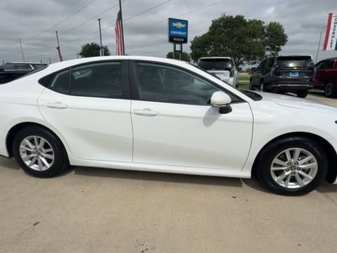 Used 2026 Toyota Camry LE FWD image 9