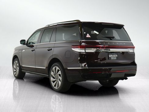 Used 2023 Lincoln Navigator Reserve w/ Equipment Group 201A AWD/4WD image 3