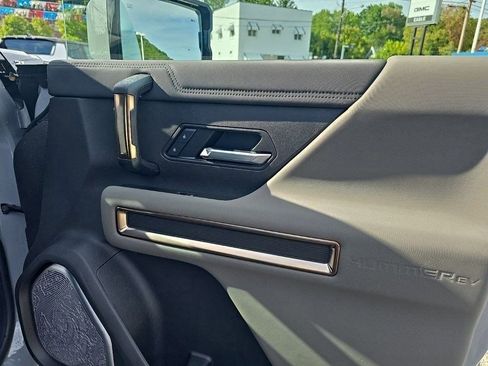 New 2025 GMC Hummer EV 3X image 33