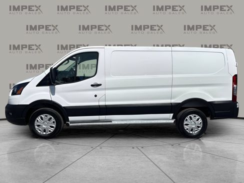 Used 2025 Ford Transit 250 Low Roof w/ Exterior Upgrade Package RWD image 2