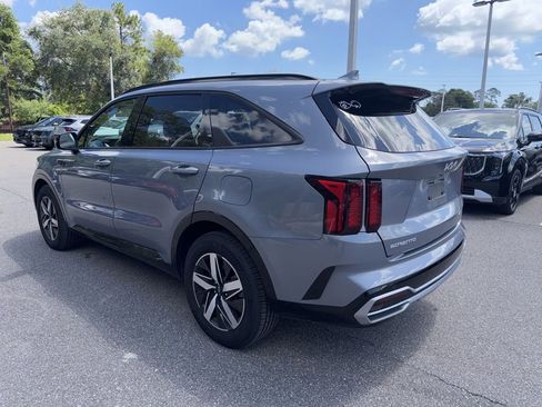Certified 2023 Kia Sorento S FWD image 7