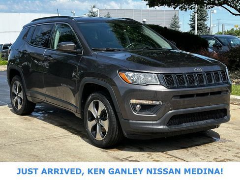 Used 2018 Jeep Compass Latitude w/ Popular Equipment Group AWD/4WD image 1