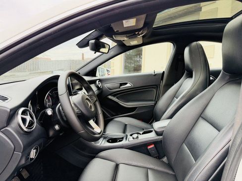 Used 2016 Mercedes-Benz CLA 250 4MATIC image 9