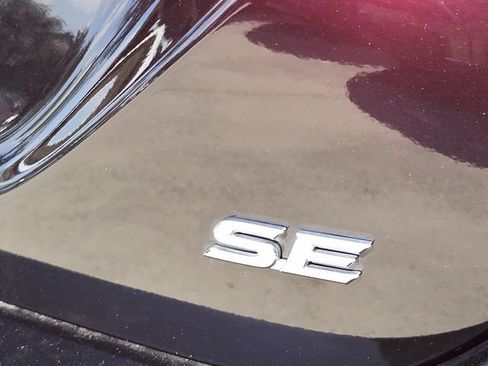 Used 2022 Toyota Camry SE FWD image 16