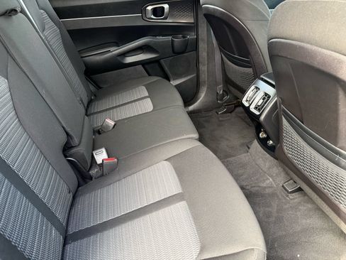Used 2022 Kia Sorento LX FWD image 28