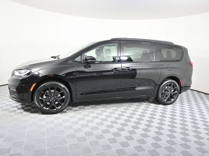 New 2026 Chrysler Pacifica Limited