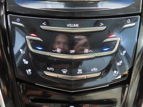 Used 2015 Cadillac Escalade ESV Luxury RWD image 30