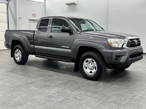 Used 2015 Toyota Tacoma 4x4 Access Cab image 1