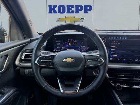 Used 2024 Chevrolet Traverse LT w/ Enhanced Driving Package FWD image 13