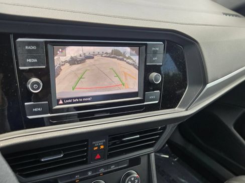 Certified 2022 Volkswagen Jetta Sport FWD image 21