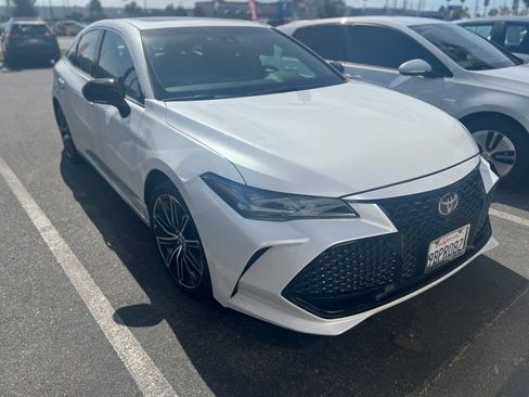 Certified 2022 Toyota Avalon Touring w/ Advanced Safety Package FWD image 4