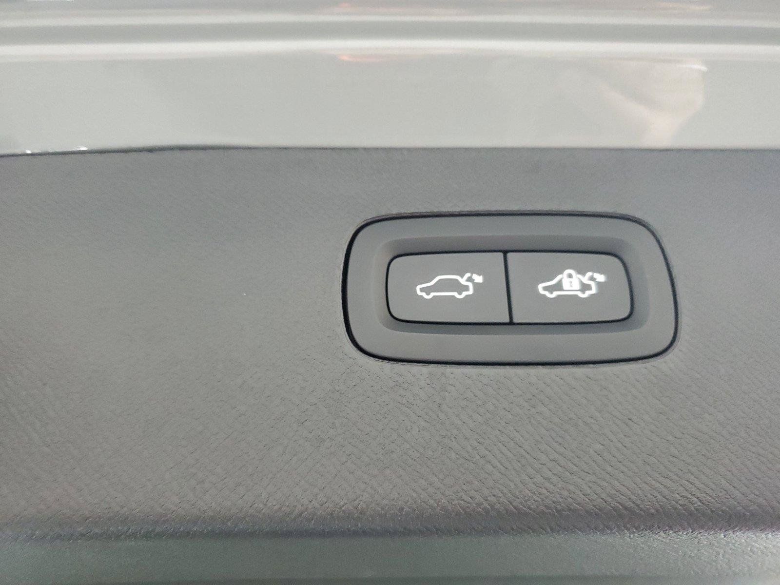 Certified 2026 Volvo XC90 B6 Plus AWD/4WD image 10