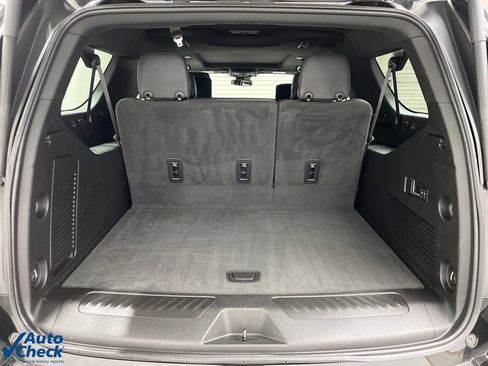 Used 2023 GMC Yukon XL SLT w/ SLT Premium Package image 27