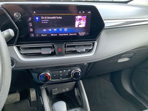 Used 2025 Chevrolet TrailBlazer LT w/ Driver Confidence Package image 18