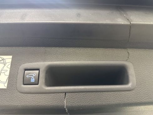 Used 2024 Toyota Sienna XLE image 19