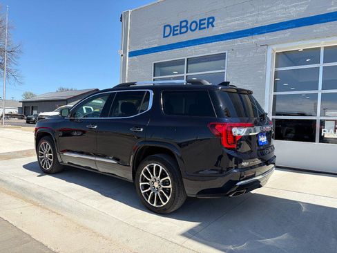 Used 2022 GMC Acadia Denali w/ Denali Ultimate Package AWD/4WD image 3