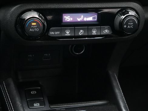 Used 2021 Nissan Kicks SV w/ Exterior Package image 11