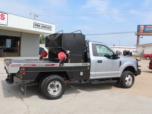 Used 2022 Ford F350 XL w/ STX Appearance Package AWD/4WD image 4