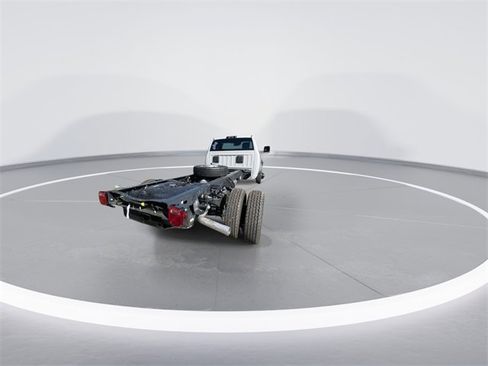 New 2026 RAM 5500 Tradesman image 2