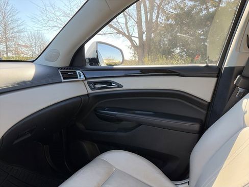 Used 2014 Cadillac SRX Luxury w/ Driver Awareness Package image 26