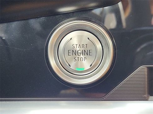 Used 2023 Chevrolet Corvette Stingray Premium Conv w/ Z51 Performance Package image 17