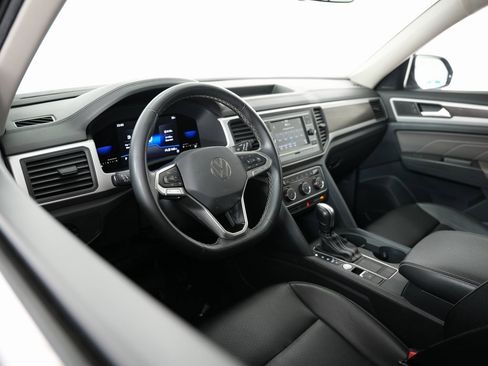 Used 2022 Volkswagen Atlas SE image 6