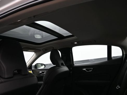 New 2025 Volvo S60 B5 Plus w/ Climate Package image 24