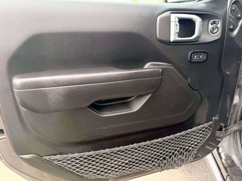 Used 2023 Jeep Gladiator Sport AWD/4WD image 13