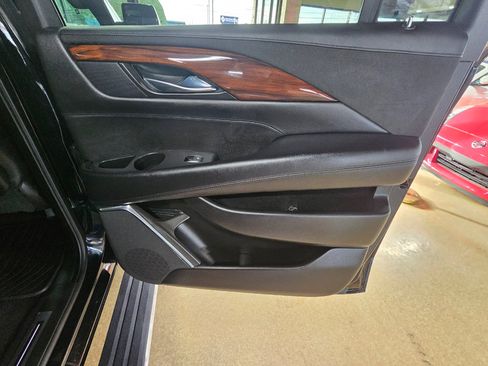 Used 2015 Cadillac Escalade ESV Premium image 14
