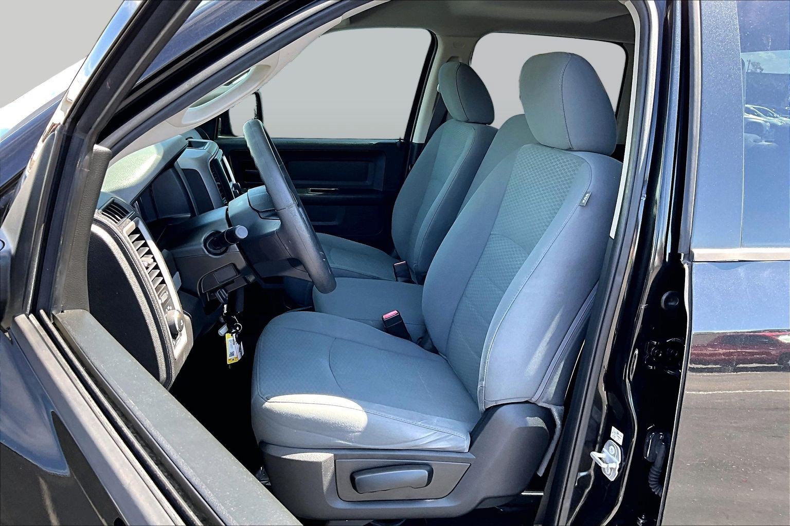 Used 2019 RAM 1500 Express w/ Express Value Package AWD/4WD image 25