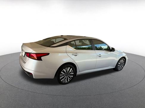 Used 2026 Nissan Altima 2.5 SV FWD image 14
